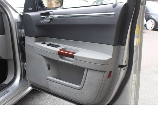 当社の車輌をご覧頂きまして、誠に有難う御座います。サブディーラーとして安心安全な整備だけではなくカスタムや走行会、イベントなど楽しい催し事など、車を通じて楽しいカーライフをサポート致します！