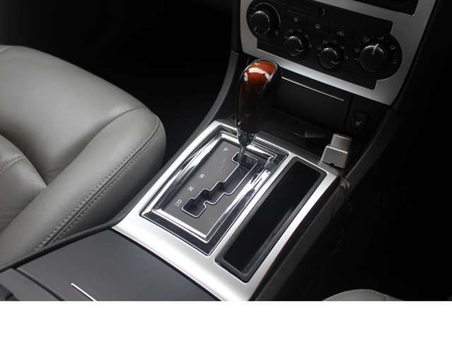 当社の車輌をご覧頂きまして、誠に有難う御座います。サブディーラーとして安心安全な整備だけではなくカスタムや走行会、イベントなど楽しい催し事など、車を通じて楽しいカーライフをサポート致します！