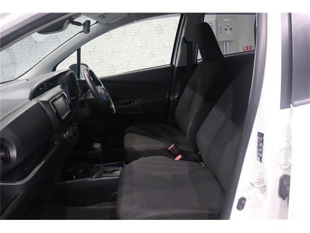 体格に合わせてシートの位置をきめ細かく調節できるので、いつでも最適な運転姿勢をキープ。操作も軽く、ラクラクです