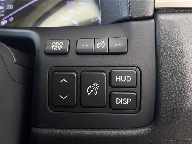 【運転席操作部】快適なドライブを楽しむための機能が装備されています！運転席から触れるので、使いやすいです！除菌プランいれていただくと、さらに清潔で安心していただけます！