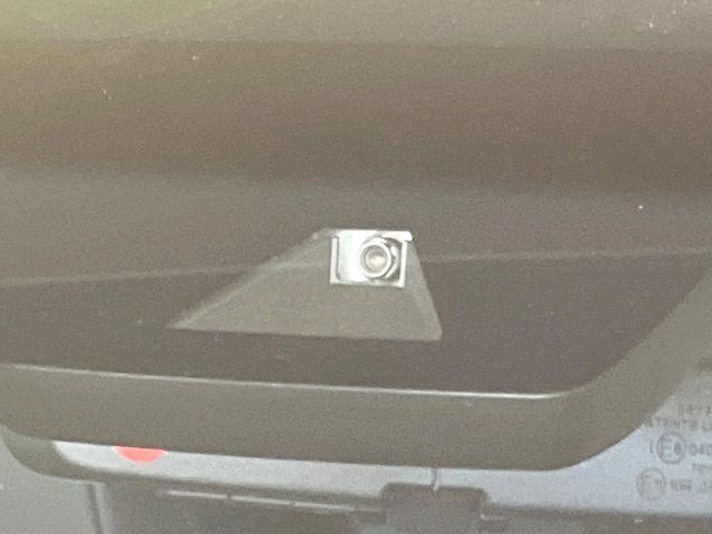 【トヨタセーフティセンス】走行中に前方の車両等を認識し、衝突しそうな時は警報とブレーキで衝突回避と被害軽減をアシスト。より安全にドライブをお楽しみいただけます。