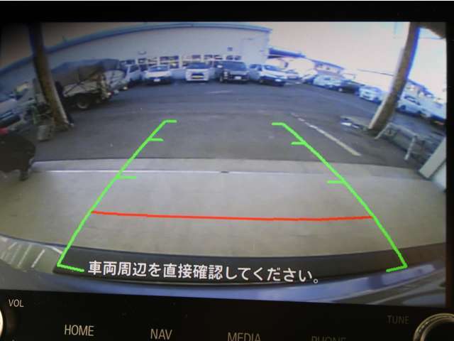 バックカメラ装着済！死角になりやすい後方もとてもとても見やすいです☆車庫入れに自信のない方や縦列駐車が苦手な方にもオススメな機能です！安心度もアップ！