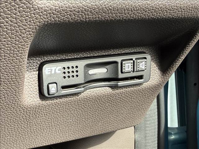 納車整備ついても第三者機関の指定工場で分解記録(法定整備)を実施し、車検を基準に不具合箇所、消耗部品は改善して納車させていただきます。