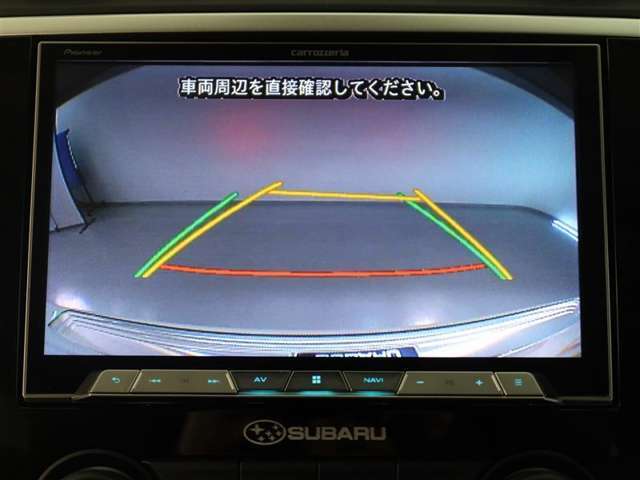 バックカメラが付いているので後方確認しながら安心して駐車することができます。