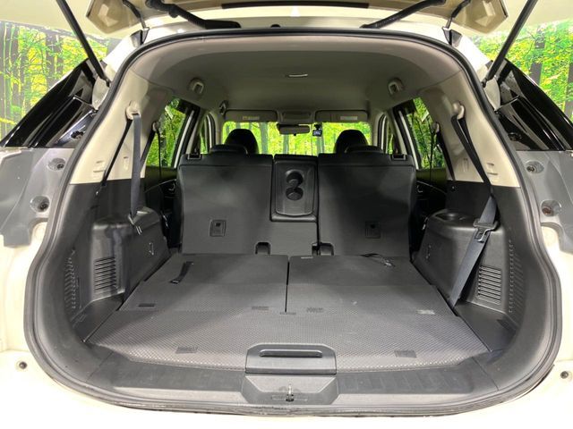 防水仕様のラゲッジは、アクティブな使用にぴったり。プールや海水浴をはじめ、キャンプやウィンタースポーツのシーンで濡れたり汚れた荷物を積み込んでも簡単にふき取ることができ、お手入れも楽々です♪