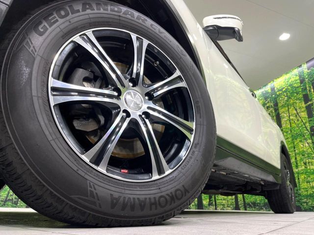 【17インチアルミホイール】外観にマッチしたアルミホイールを装着しております。各種アルミホイールや、スタッドレスタイヤも取扱いしております。是非ご相談ください♪