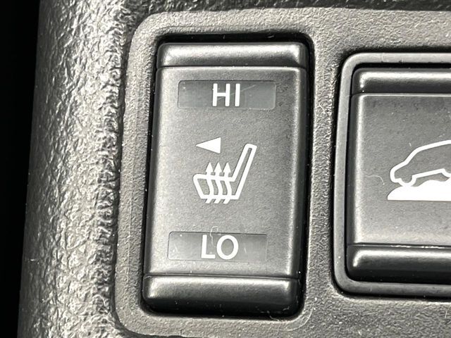 【シートヒーター】寒い日に重宝するシートヒーター！エアコンより早く温まってくれるので寒がりの人も安心ですね♪エアコンの温風は乾燥するから苦手、という方にもをおすすめです。