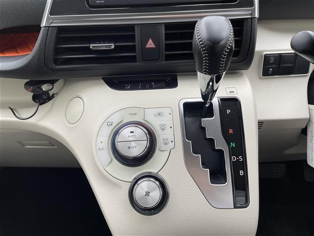 気になる車はすぐにお問い合わせください！画面右側の0066から始まる無料ダイヤルからお問い合わせ下さい！専門スタッフがお車のご質問にお答えいたします！