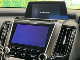 【メーカー純正ナビ】インテリアに溶け込むスタイリッシュな「専用設計」メーカーナビを装備♪視認性や操作性など基本性能にも優れ、より上質なカーライフをお楽しみいただけます。