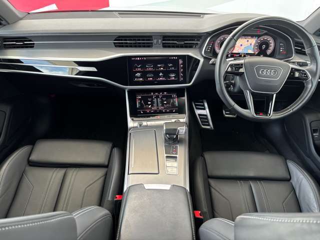 Audiのインテリアはエクステリア同様、優れたデザイン性とクオリティ、そして機能性を兼ね備えております。