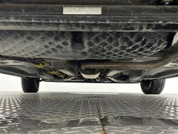 【下回り】下回りがきれいなうちに、防錆加工の施工がオススメ。降雪地域はもちろん、沿岸部にお住いの方や、趣味でマリン・ウィンタースポーツをされる方に大変好評いただいております。