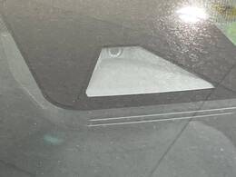 【トヨタセーフティセンス】走行中に前方の車両等を認識し、衝突しそうな時は警報とブレーキで衝突回避と被害軽減をアシスト。より安全にドライブをお楽しみいただけます。