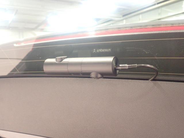 リヤドライブレコーダー付き(Aftermarket）万一の時に画像が残るので安心です。