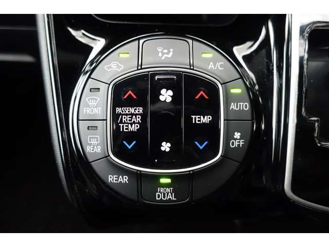 ★エアコンはオートタイプが装着済みです！オートモードにしておけば、車内温度を設定するだけで風の料や吹き出し口の切り替えを機械が行ってくれます！一年中快適な環境を作れますよ♪