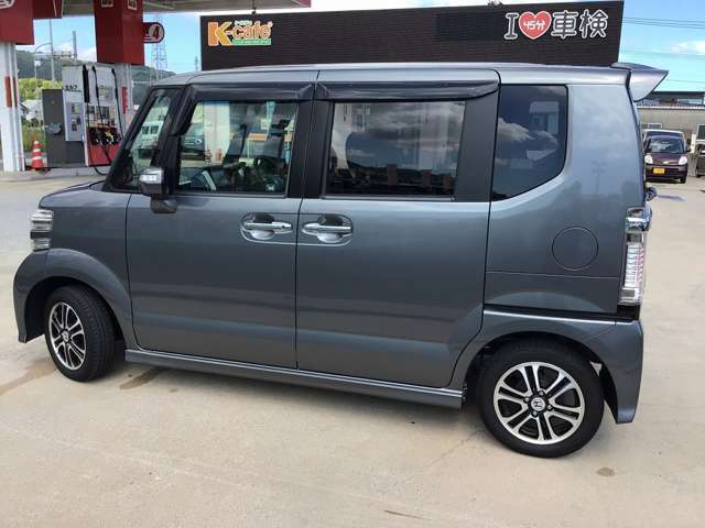ケイカフェグループの在庫はなんと1500台以上。人気の届出済未使用車がオールメーカー豊富に揃って安心して選べます！本格的なカフェを併設した新しいコンセプトのお店です。