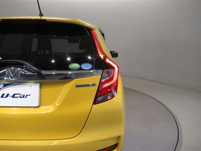 U-Carの販売だけでなく自動車保険、携帯電話の販売も行っております。