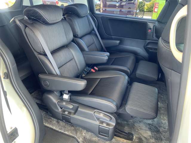 『中古だから現車見に行きたいけどなかなか行けない・・』ご安心ください◎追加でご覧になりたい箇所のお写真やビデオ通話でオンライン商談も承っておりますので、お気軽にお申し付けください◎