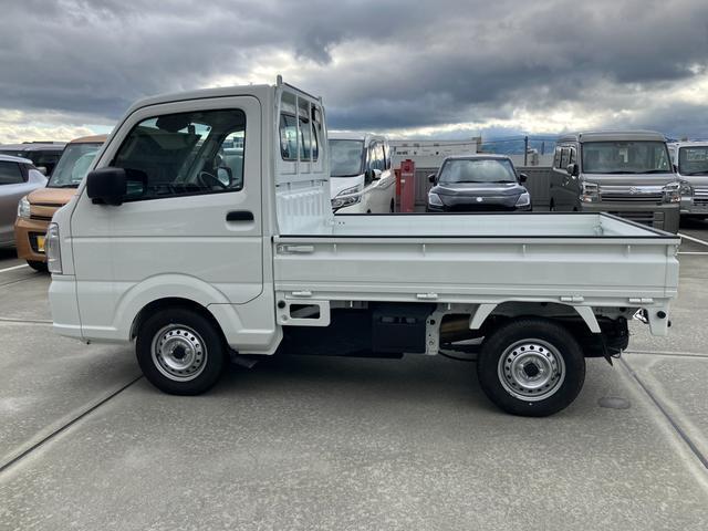 お買い得車から、人気の中古車。弊社総展示台数300台！豊富な在庫からお客様にぴったりの1台をお探しいたします。
