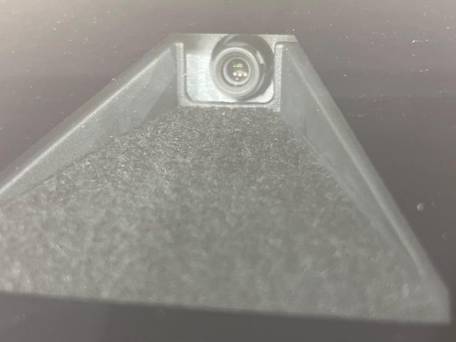 【トヨタセーフティセンス】走行中に前方の車両等を認識し、衝突しそうな時は警報とブレーキで衝突回避と被害軽減をアシスト。より安全にドライブをお楽しみいただけます。