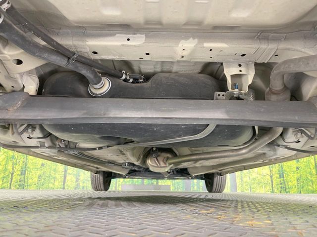 親切・丁寧な専門メカニックスタッフが応対！・車検・点検整備・事故等の修理などアフターサービスも安心。お車のカスタマイズもネクステージのサービススタッフまでご相談ください！
