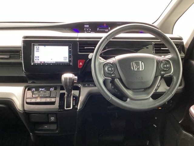 視認性の良いメーター＆操作性の良いステアリング回り☆