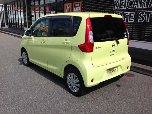 【届出済未使用車の得する価格】大量仕入れにより車両価格が割安な上重量税は払い込み済みで、登録月によっては取得税もかかりません。