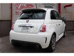 内外装のコンディションも良い綺麗な車両です！カロッツェリアナビも装着済！