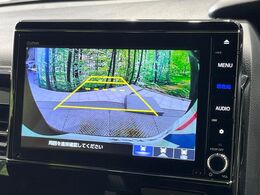 【バックカメラ】駐車時に後方がリアルタイム映像で確認できます。大型商業施設や立体駐車場での駐車時や、夜間のバック時に大活躍！運転スキルに関わらず、今や必須となった装備のひとつです！