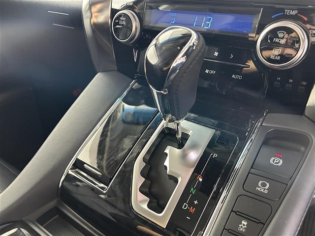 【シフトレバー】シフトも操作しやすく快適なドライブを楽しんでいただけます！