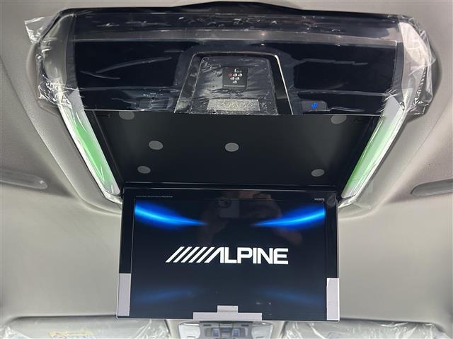 【後部座席操作部】後部座席を快適に過ごしていただくための便利な装備が付いています！