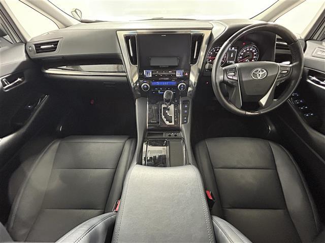 【インパネ全体】全方位で視界が広く、高い目線で運転もしやすいです！