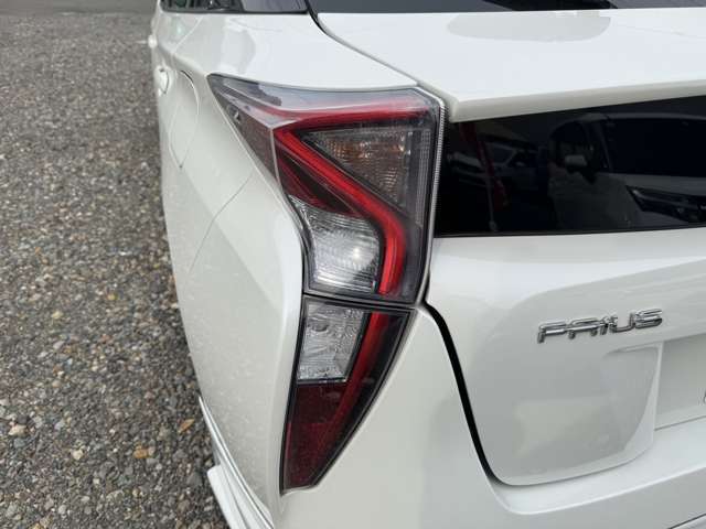 テールランプも曇りがなくきれいな状態ですが、ご納車の際にはもちろん磨いてお渡しいたします♪