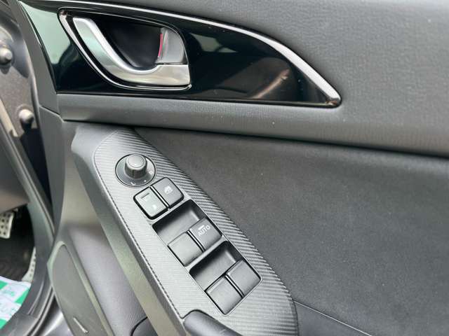 マツダ 純正 アクセラディーゼル キャパシタ マツダ アクセラスポーツ 2.2 XD ディーゼルターボ 2014年 10.5