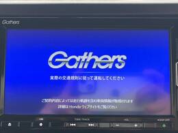 【純正ナビ】人気の純正ナビを装備しております。ナビの使いやすさはもちろん、オーディオ機能も充実！キャンプや旅行はもちろん、通勤や買い物など普段のドライブも楽しくなるはず♪