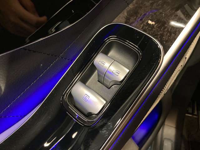 全国へのご納車を承っておりますので遠隔地のお客様にもご安心いただけます。（費用に関しましては、別途お見積りさせていただきます。）勿論、日本全国の正規ディーラーにて保証が受けられます。