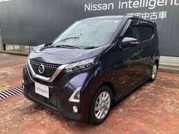 衝突軽減ブレーキ（エマージェンシーブレーキ）、踏み間違い防止アシスト、車線はみ出し防止・警報など、安全装置もバッチリです(・ω・)！夜道や雪道も安心なフォグランプ付き☆彡