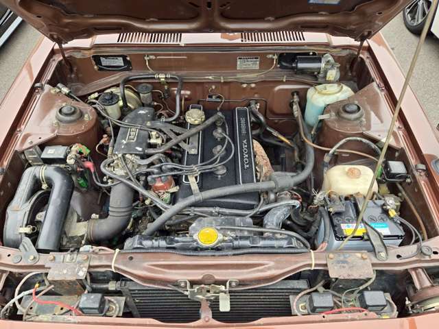 この車に搭載の2T-GエンジンはDOHCのTOYOTAをイメージ付けるエンジンになりました。そんな名機をあなたも感じてみませんか？