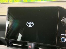 【純正10.5型ナビ】ナビはもちろん、多彩なメディアをお使い頂けます。TV/DVDチューナー装備。AppleCarPlay・AndroidAutoにも対応！