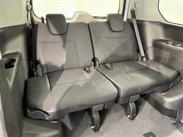 【3列目シート】店舗にて現車の確認も頂けますので、お電話で在庫をご確認の上是非、ご来店くださいませ！！！後席モニター/フリップダウンモニターの取付も承っております♪