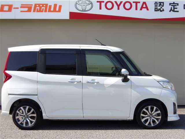 両側パワースライドドア付きだから、狭い駐車スペースなどでの 乗り降りラクラク！小さなお子さまのいるご家庭には嬉しい装備。