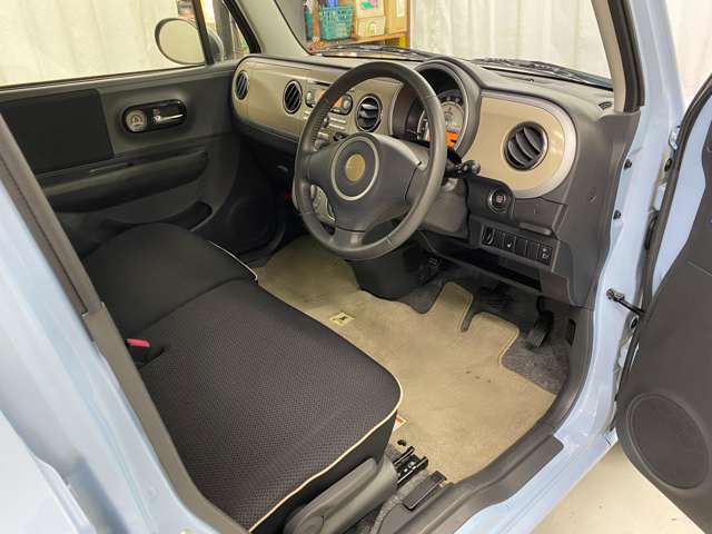 【全国納車OK】　現車をご覧になれないお客様でも、安心してお車をご購入いただける環境を整えております。 色々な角度から撮影したたくさんの画像など豊富な資料送りいたしております。