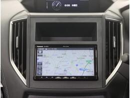 ナビ付きですので初めての場所や遠出に大活躍！Bluetoothでお使いのスマートフォンやミュージックプレイヤー接続することで音楽の再生もできます！！またフルセグ(ワンセグ)でのテレビの視聴も可能！