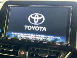 【純正9型ナビ】人気の純正ナビを装備。オーディオ機能も充実しており、Bluetooth接続すればお持ちのスマホやMP3プレイヤーの音楽を再生可能！毎日の運転がさらに楽しくなります！！