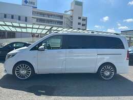 世界にたった一台のアメ車をカスタム。貴方だけの一台に仕上げたカスタムパッケージもご用意。お客様の理想をカタチに。福岡輸入車専門店LOOK'Sにお任せください。