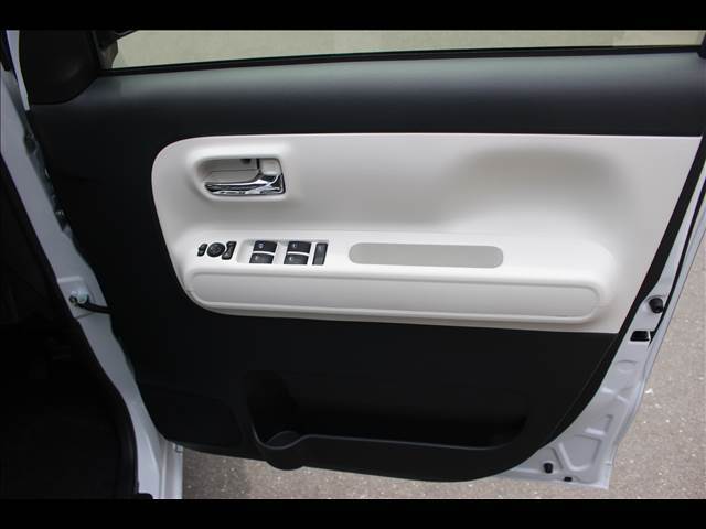 広い店内、解放感ある店内は居心地良く帰る時間さえわすれちゃいますよ～！皆様の心地よい環境つくりに努力します。ぜひお越しください。