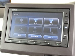 ナビゲーションはギャザズメモリーナビ（VXM-194Ci）を装着しております。AM、FM、CD、Bluetoothがご使用いただけます。初めて訪れた場所でも安心ですね！