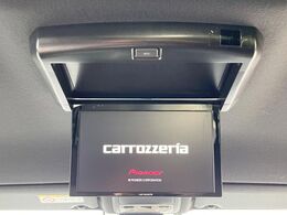 【フリップダウンモニター】大画面モニターで後席でもエンタメをお楽しみいただけます。小さなお子様にも大人気の装備です♪