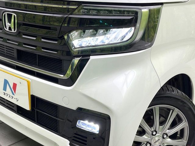 【シーケンシャルターンランプ付きLEDヘッドライト】人気の『流れるウィンカー』付きのLEDヘッドライトを装備♪高級感はもちろん、点灯時は存在感たっぷりで他車からも認識されやすく安心です。
