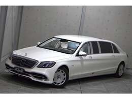 メルセデスベンツの最上級ラグジュアリーモデル！中古車市場でも大変希少で、滅多に出回る事がないスペシャルな1台。希少価値の高いモデル勿論、贅を極めた至れり尽くせりの装備で優雅な移動時間をお届けできます！