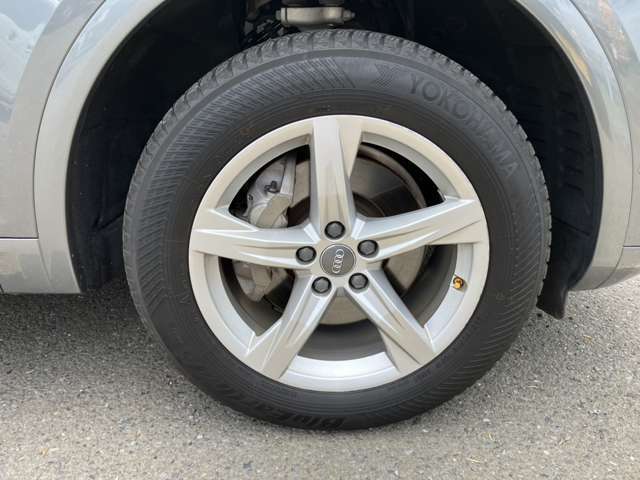 大型工場（民間車検場）を完備し、車検や整備を 専門スタッフが行います。車検はもちろん安心6ヶ月点検まで、メニューは豊富に取り揃えています。販売だけでは無く、安心と信頼のカーライフをお届けしています。